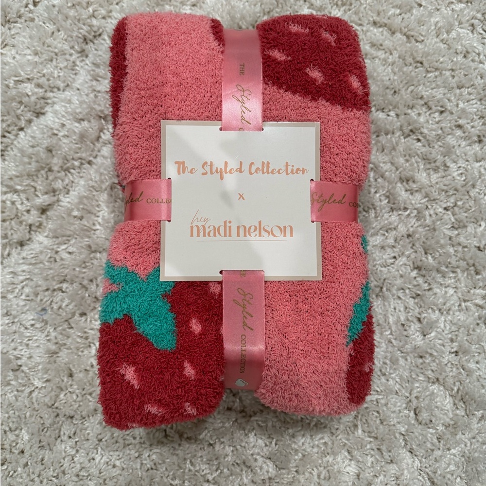 Madi Nelson limited edition The Styled Collection Strawberry print blanket 🍓 ✨